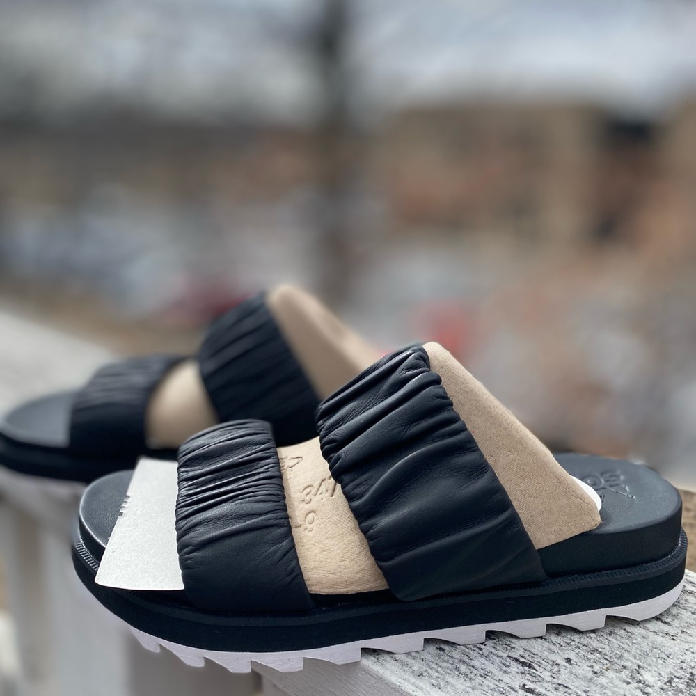 New with box Sorel Women's Roaming two strap Slid  Sandals, Black, $115